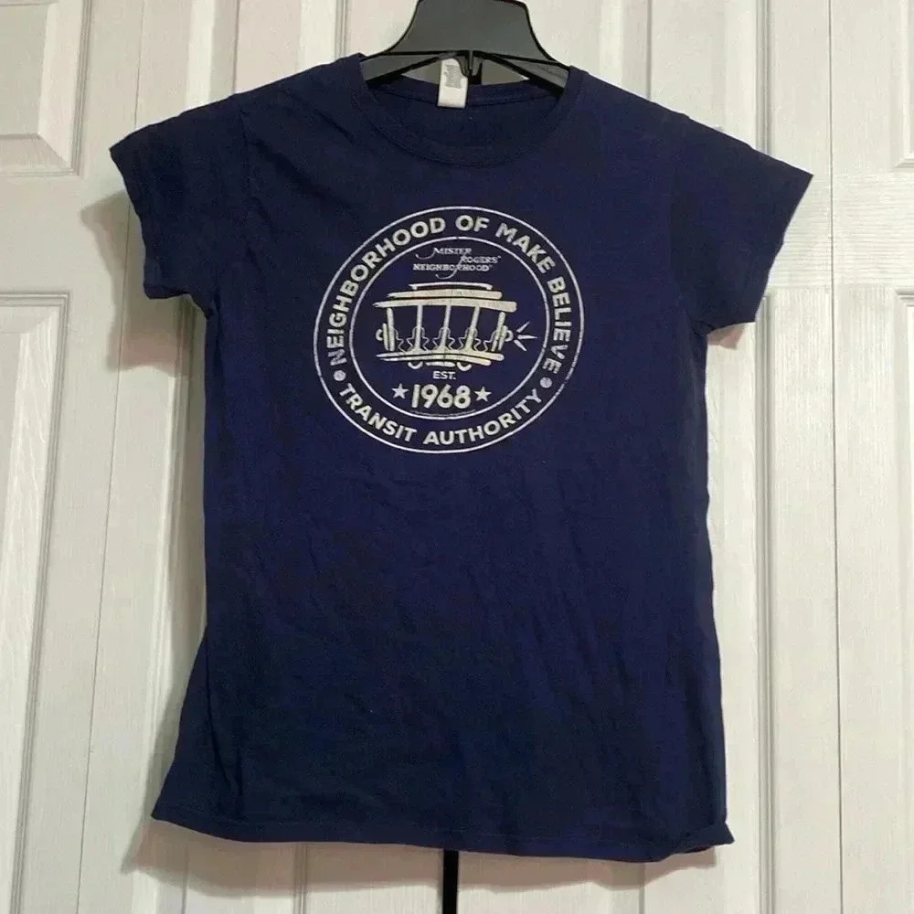 Gildan cotton soft style navy blue mister Rogers Neighborhood size LARGE